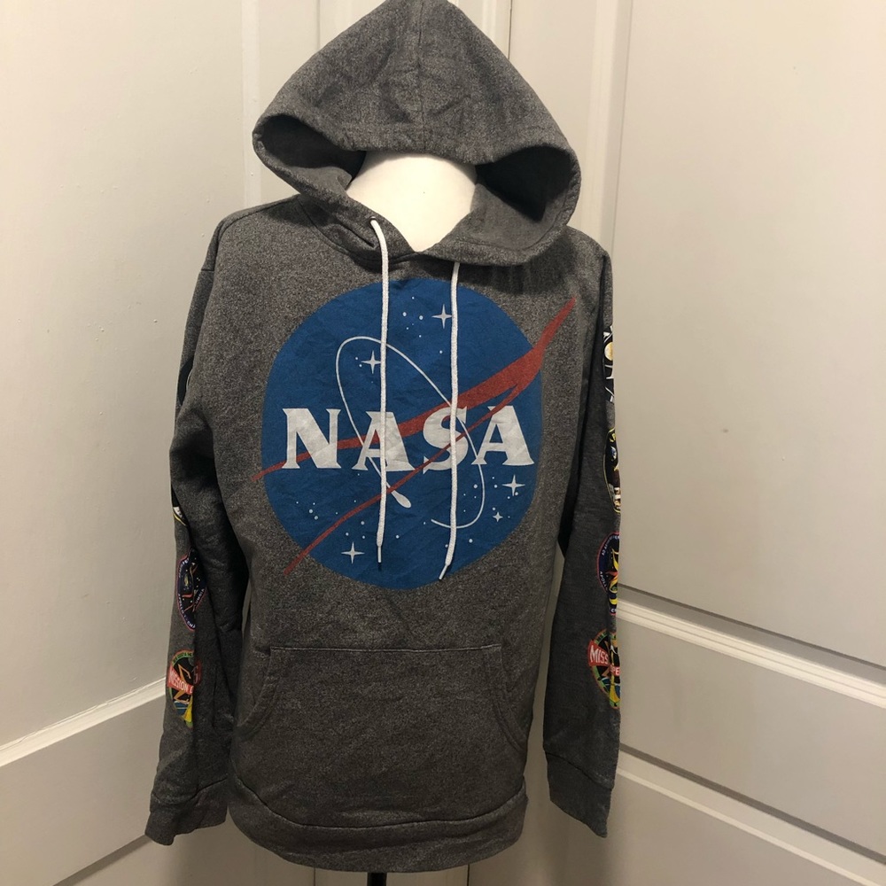 Buzz aldrin men’s nasa space hooded long sleeve tee size medium/youth 18